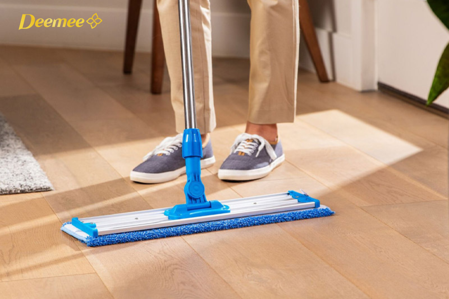 5 mẹo lau sàn sạch bóng, áp dụng là thấy khác ngay